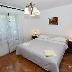  Apartman Lara